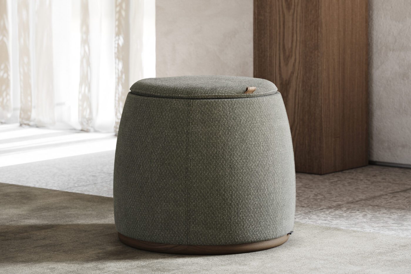 avery pouf closed