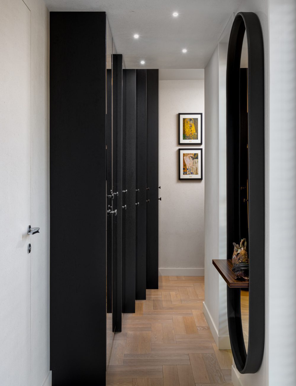 cleo mirror in loredana todor project