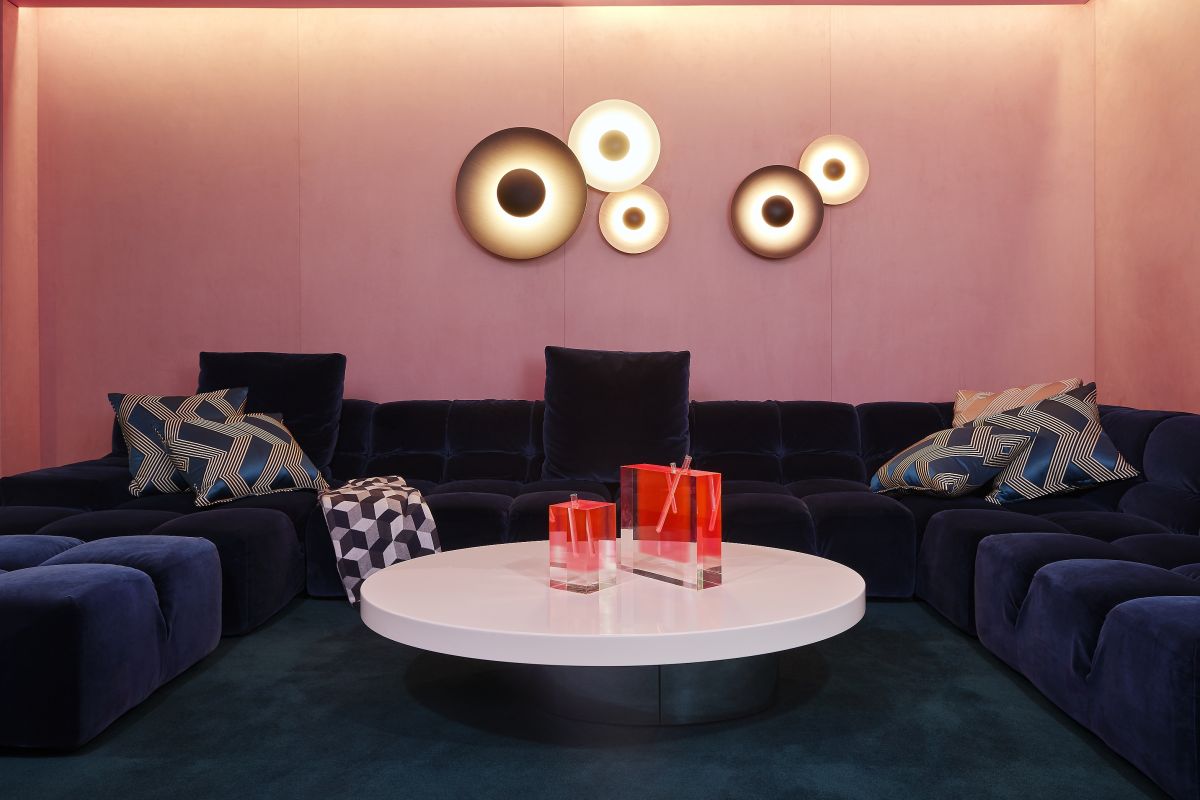 pink-walls-bandb-tufty-time-sofa